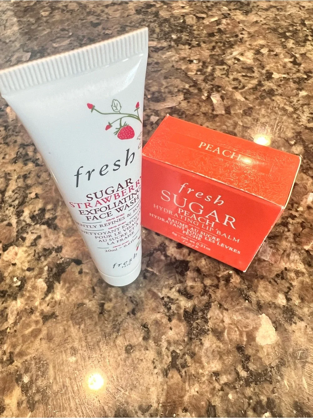 BRAND NEW UNUSED Fresh Sugar Peach Hydrating Lip Balm & Strawberry Exfoliating